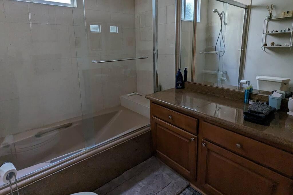 Spacious 2 Bedrooms. Prime Location Los Ángeles Exterior foto
